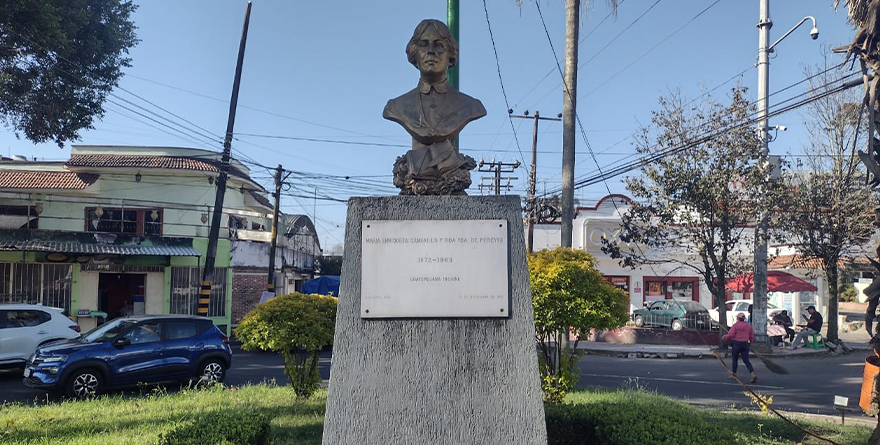 INAMOVIBLE EL BUSTO DE MARÍA ENRIQUETA