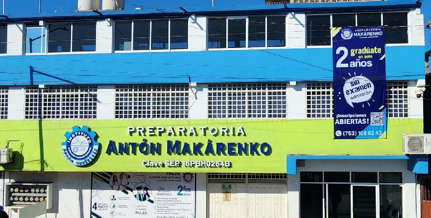 MATA ALUMNO A DOS MAESTRAS DE PREPA EN MICHOACAN