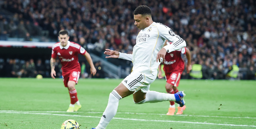 ACUSAN QUE EL RM EXAMINÓ LA RODILLA EQUIVOCADA DE MBAPPÉ