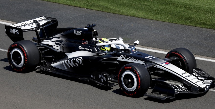 SE CAE A PEDAZOS AUTO DE CHECO PÉREZ EN SPRINT RACE