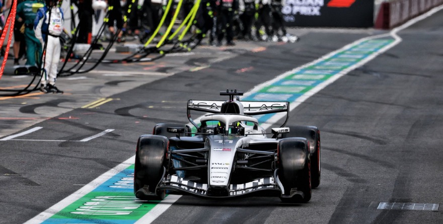 PRESENTA CHECO PÉREZ SU NUEVO SITIO DE INTERNET