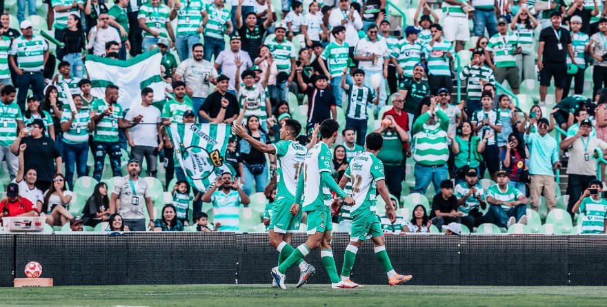 SANTOS DOBLEGA AL PUEBLA, PERO SIGUE SIN SALIR DEL SÓTANO