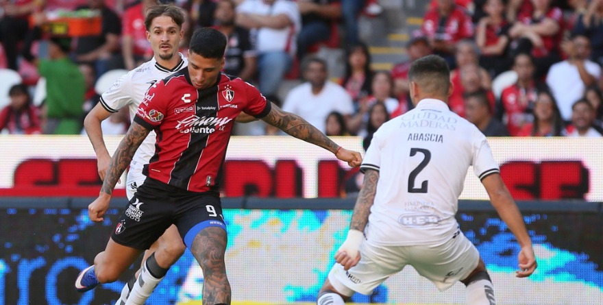 SE LE CIERRA EL ARCO AL ATLAS Y EMPATA ANTE GALLOS