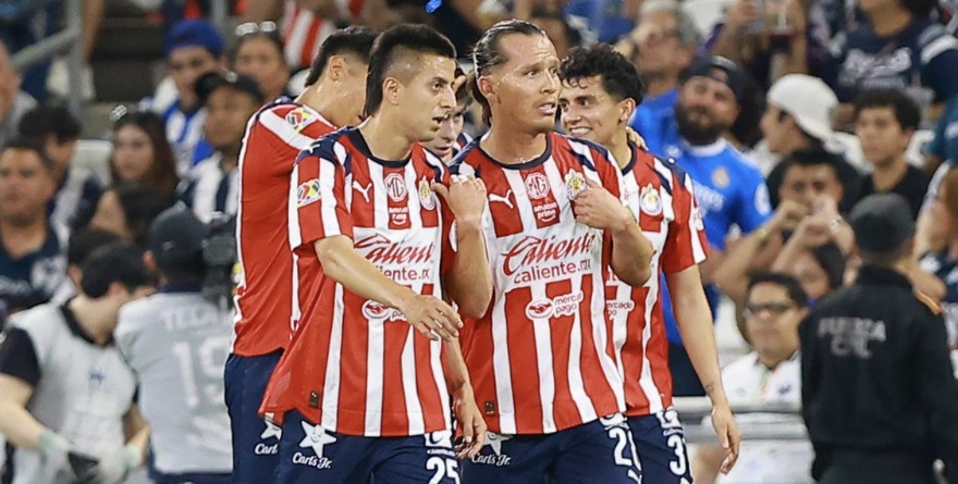 CHIVAS TIENE LA CIMA, MEJOR OFENSIVA Y AL LÍDER DE GOLEO