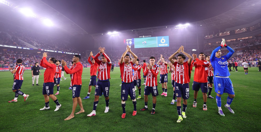 CHIVAS DERROTA AL ATLAS EN AMISTOSO