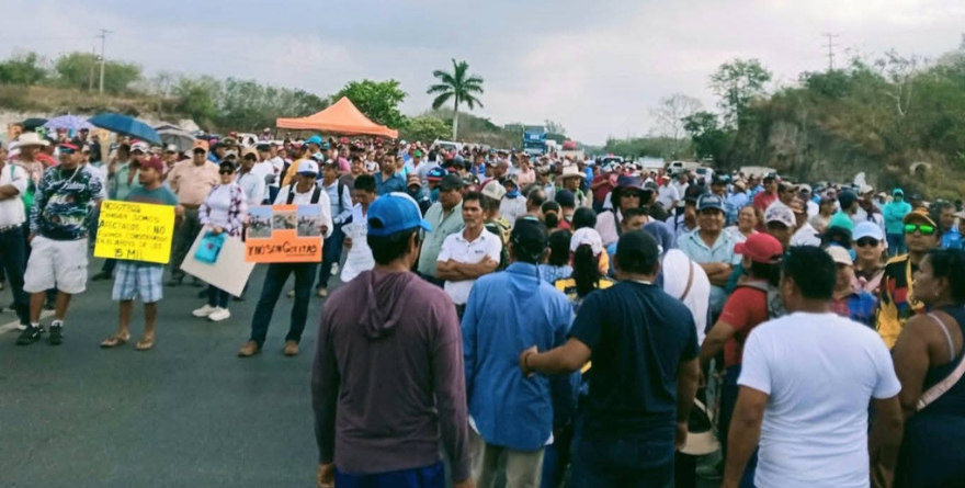 BLOQUEAN PESCADORES EN VERACRUZ; URGEN APOYO POR DERRAME