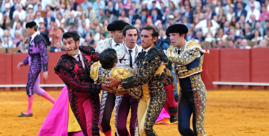 SALE HERIDO ‘MORANTE’ EN SEVILLA