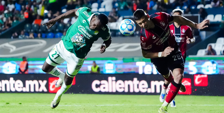 ATLAS ES DEVORADO POR LEÓN