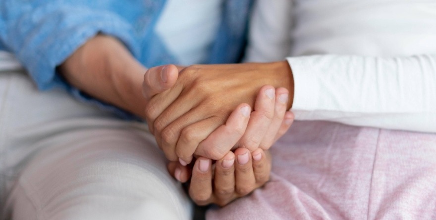 DAN APOYO EMOCIONAL A PACIENTES CON CÁNCER