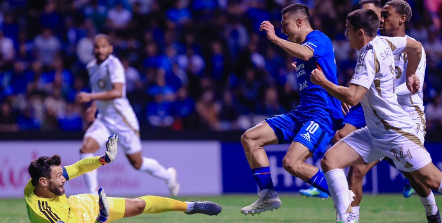CRUZ AZUL SE QUEDA CORTO Y QUEDA FUERA EN CONCACHAMPIONS