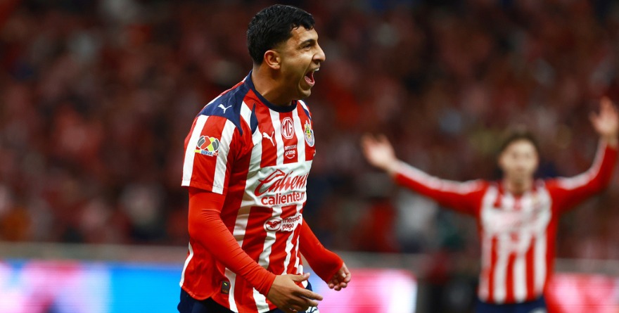 FIRMA CHIVAS SU TORNEO CON MÁS TRIUNFOS AL GOLEAR AL PUEBLA