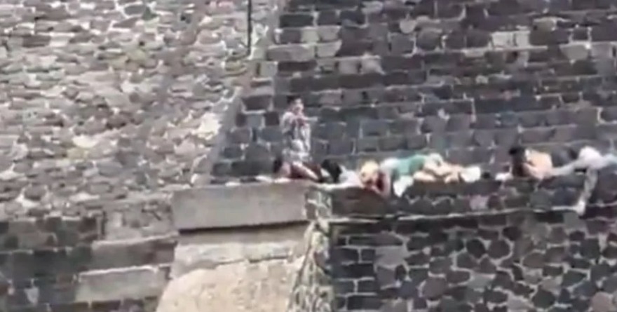 DISPARA EN TEOTIHUACÁN, MATA A 2 CANADIENSES Y SE QUITA VIDA