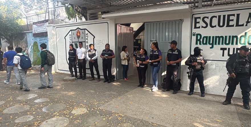 BROMA MOVILIZA A POLICÍA ESTATAL EN ESCUELA