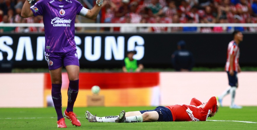 CHIVAS DEJA IR LIDERATO TRAS EMPATAR SIN GOLES CON XOLOS