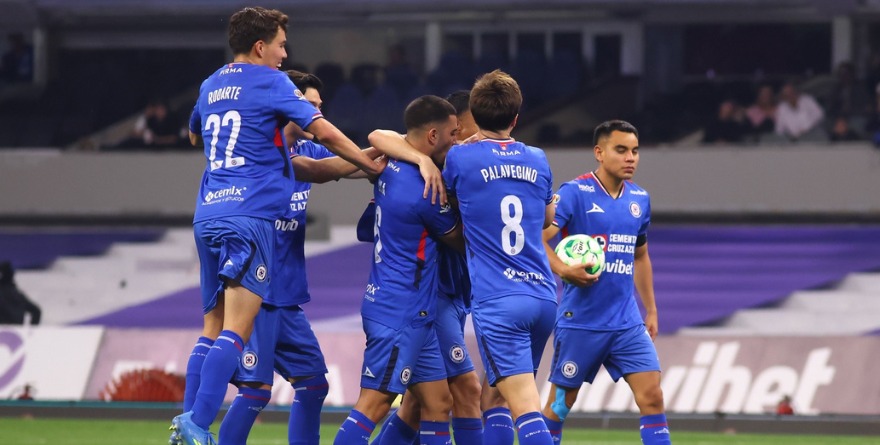 CRUZ AZUL GOLEA A NECAXA Y ES TERCERO