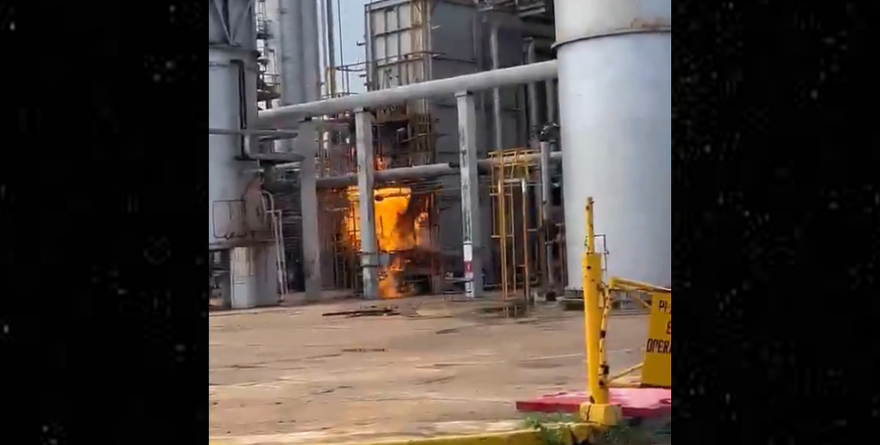 SE REGISTRA INCENDIO EN COMPLEJO DE PEMEX EN VERACRUZ