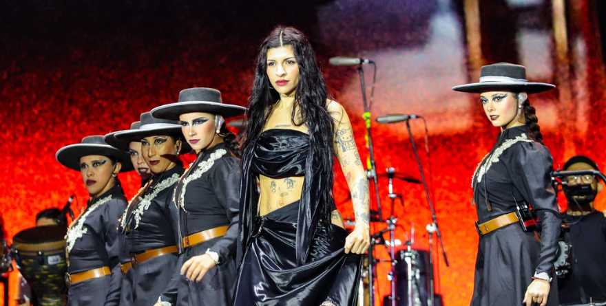 LLEVA CAZZU SU LATINAJE AL FESTIVAL EMBLEMA
