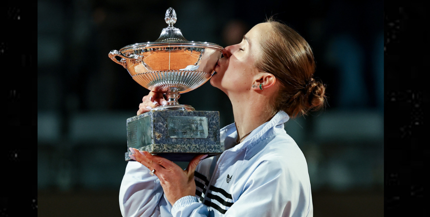 ELINA VUELVE AL TRONO EN ROMA