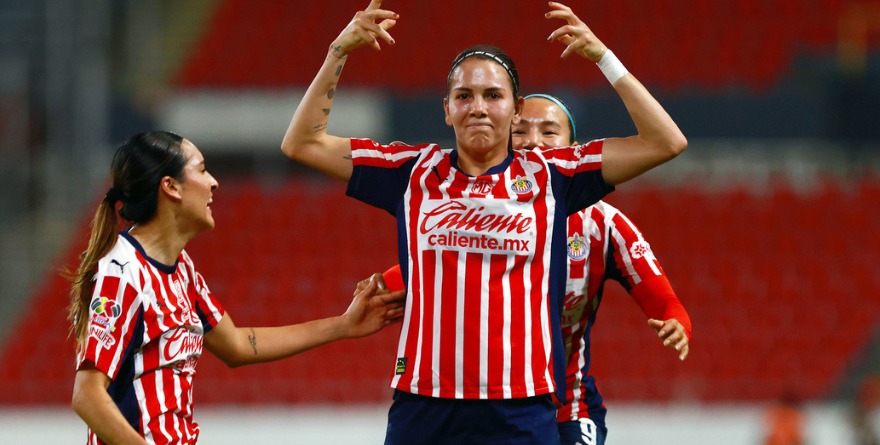 CHIVAS VENCE A PACHUCA CON GOL HISTÓRICO DE LICHA CERVANTES