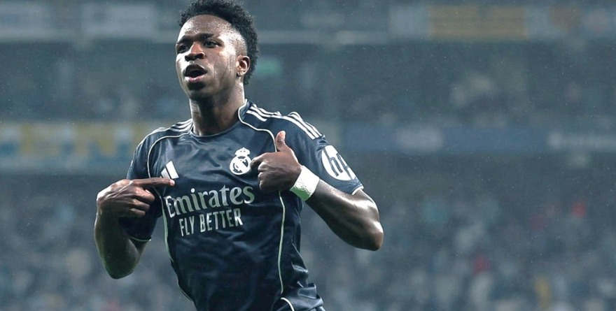 VINÍCIUS JR. MANTIENE VIVA LA LLAMA BLANCA