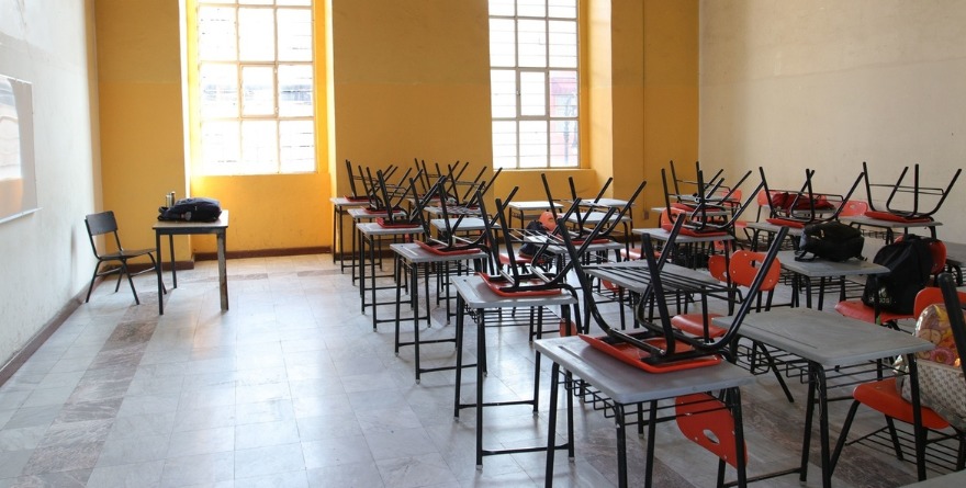 ‘SI NO VA A LA ESCUELA, O TRABAJO O LO CUIDO’