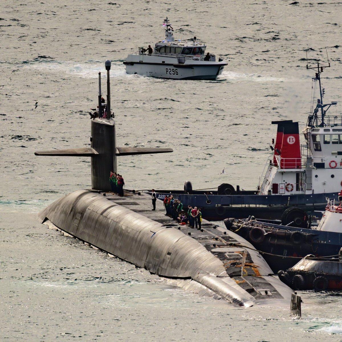 ATRACA EN GIBRALTAR EL MAYOR SUBMARINO NUCLEAR DE EU