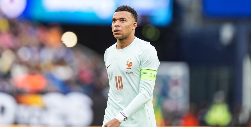 ES MBAPPÉ OPTIMISTA CON SU VIDA DE CELEBRIDAD