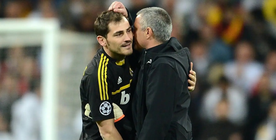 PIDE CASILLAS AL REAL MADRID QUE NO VAYAN POR MOURINHO