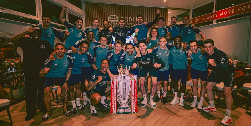 DA EMPATE DEL CITY TÍTULO DE LA PREMIER AL ARSENAL