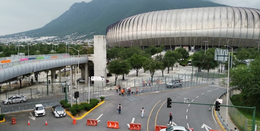 APLICA FIFA CIERRES ALREDEDOR DE ESTADIO POR JUEGOS