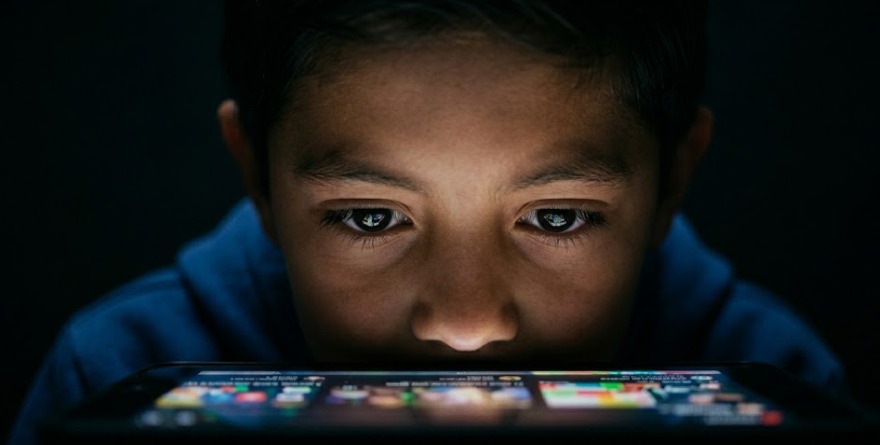 URGEN ESPECIALISTAS A LEGISLAR PANTALLAS DIGITALES