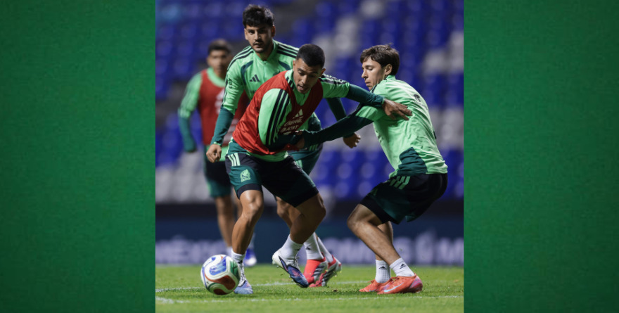 AGUIRRE CON EQUIPO COMPLETO