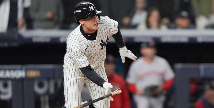 BOMBARDEAN YANKEES A REALES Y HACEN HISTORIA