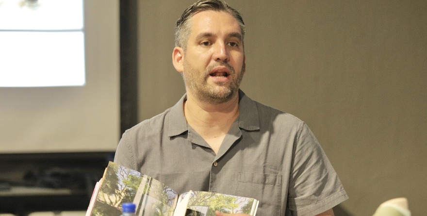 PRESENTA ‘AQUÍ’ RODRIGO ÍMAZ SU LIBRO-ARTE