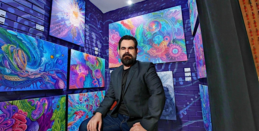 FORJA MUNDOS EN SU PINTURA
