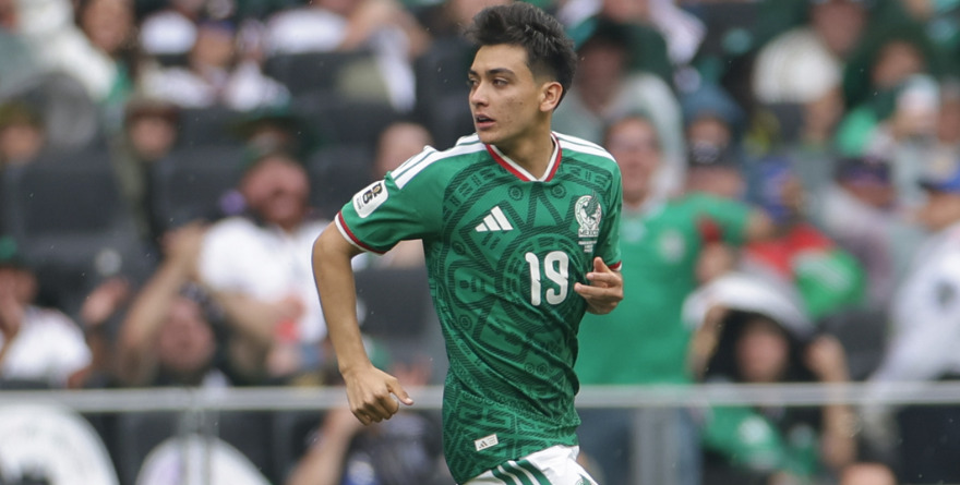 DEBUTA EL JUGADOR MÁS JOVEN DEL MUNDIAL: GILBERTO MORA