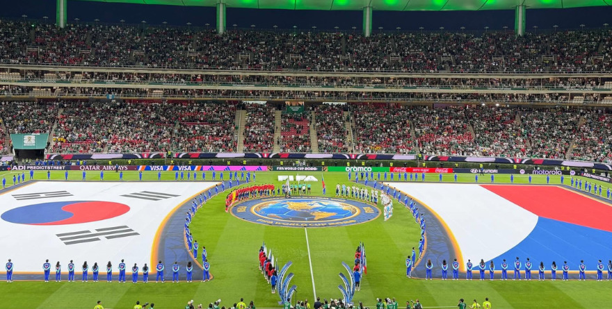 DICE FIFA: ESTABAN DE PIE, EN LUGAR DE SU ASIENTO