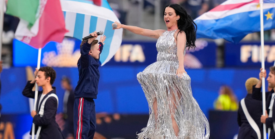 KATY PERRY DESLUMBRA EN LA INAUGURACIÓN DEL MUNDIAL