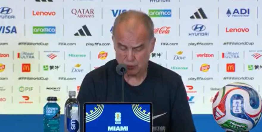 BIELSA SOSTIENE QUE LAS PAUSAS NO AGREGAN Y SÍ QUITAN MUCHO