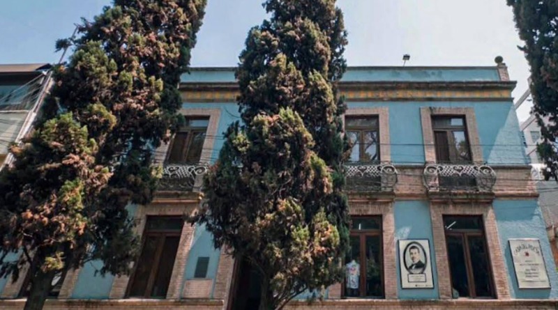 CASA DEL POETA: DESTITUYEN A DIRECTOR TRAS PROTESTAS