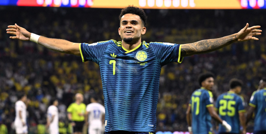 COLOMBIA EXHIBE SU AUTORIDAD AL DESMANTELAR A UZBEKISTÁN EN PARTIDO REDONDO