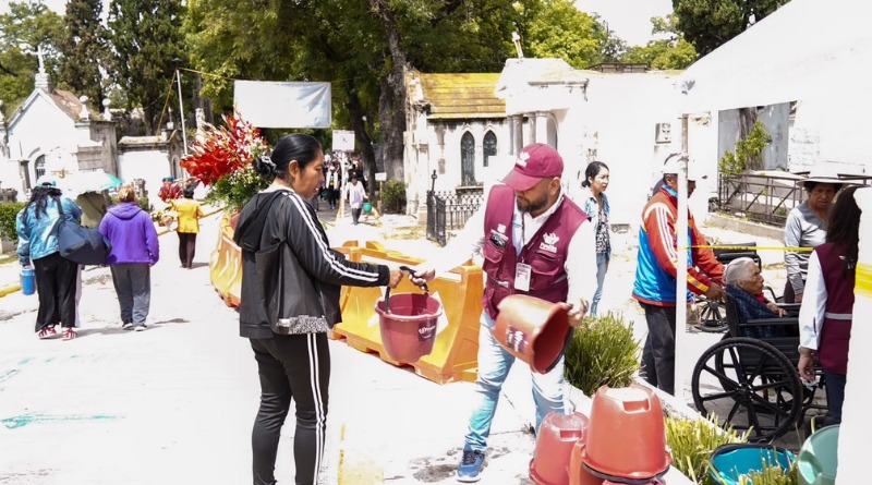 DÍA DEL PADRE EN PUEBLA, 33 MIL VISITANTES EN EL PANTEÓN