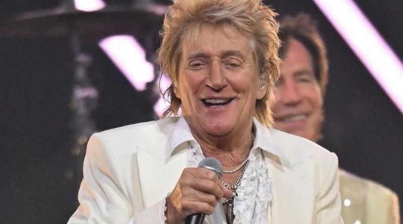 “EL SHOW DEBE SEGUIR”: ROD STEWART CANTA CON OXÍGENO