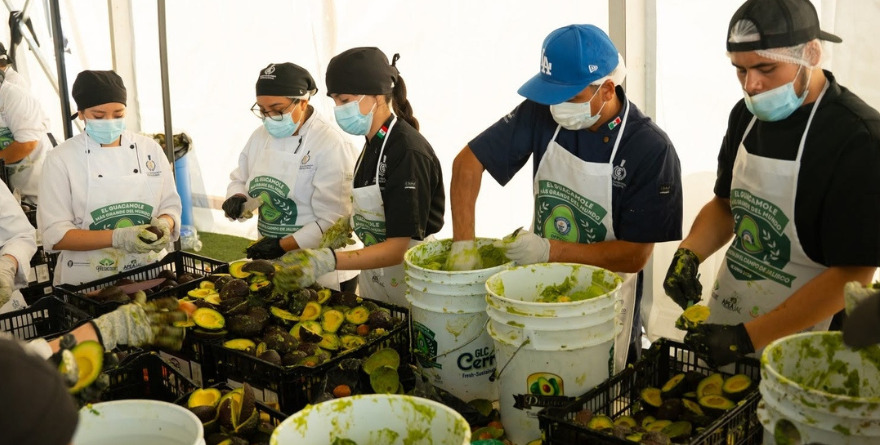 LOGRA JALISCO GUINNESS CON EL GUACAMOLE MÁS GRANDE DEL MUNDO