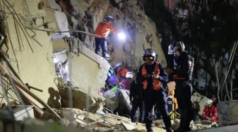 OPERATIVO EN VENEZUELA BUSCA A CIENTOS EN RUINAS
