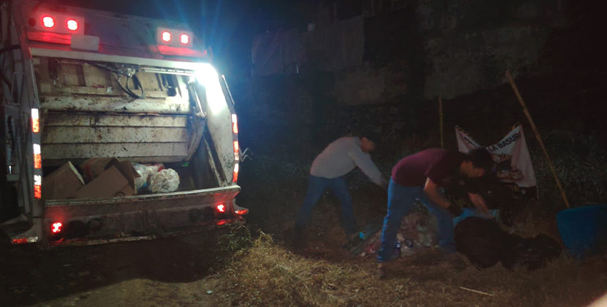 PIDEN SACAR LA BASURA AL TOQUE DE CAMPANA