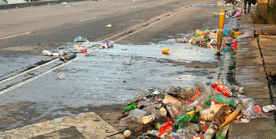 RETIRAN 40 TONS DE BASURA TRAS FESTEJOS EN ZÓCALO Y REFORMA