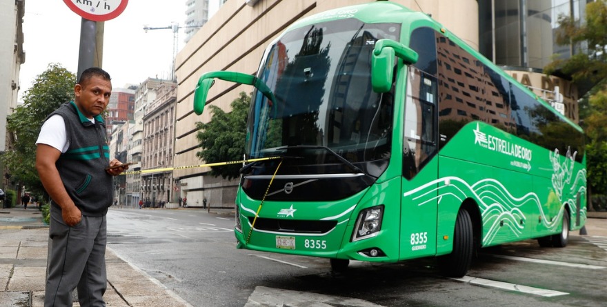 SECUESTRAN A CHOFERES Y TOMAN SUS CAMIONES