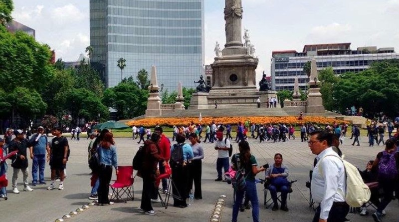 TRABAJADORES VS. CNTE: CRECE EL RECHAZO A MARCHAS