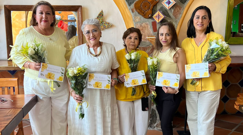 AMIGAS CELEBRAN JUNTAS LA VIDA